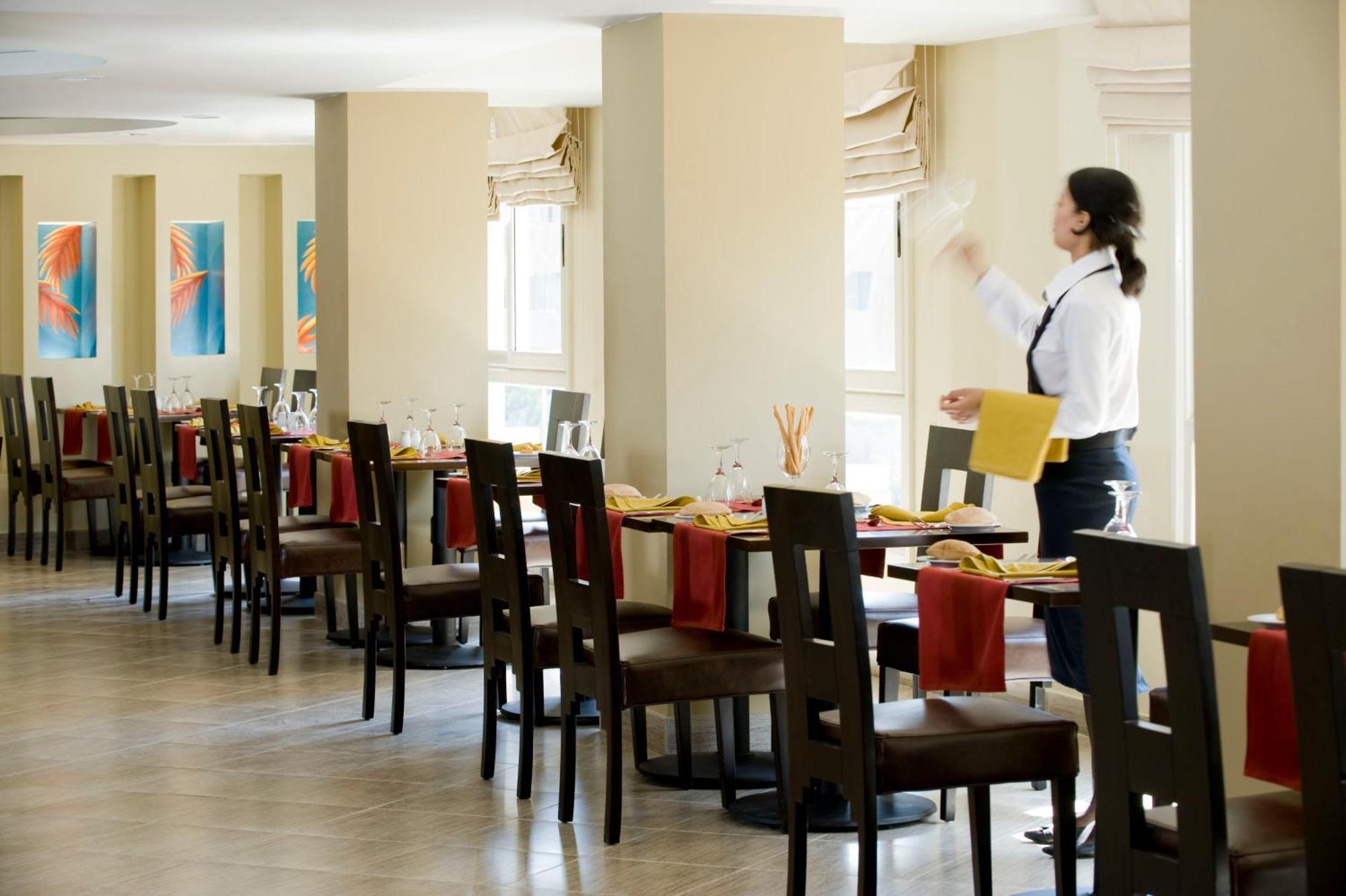 Hotel Barcelo Cairo Pyramids Giza Restaurace fotografie